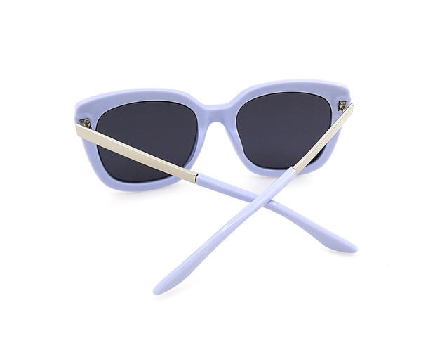 Venta al por mayor, gafas de sol de diseño de alta moda para mujer con templo de metal.